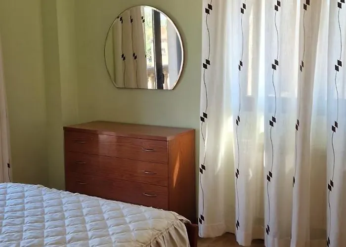 Entre árboles Y Río